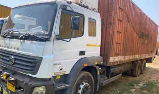 BharatBenz 2523 Images